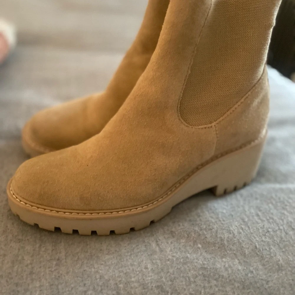 MIA Lug Sole Suede Tan Ankle Boots - Picture 4 of 7